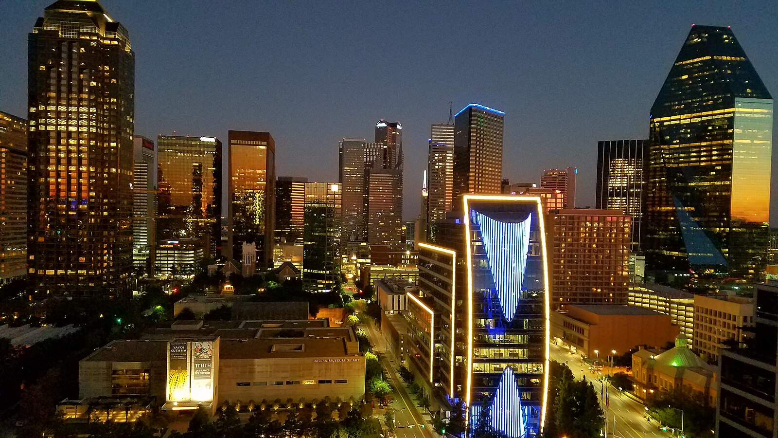 Dallas skyline at dusk, DFW metroplex